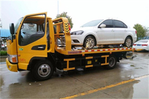 沿滩附近拖车救援24小时服务热线